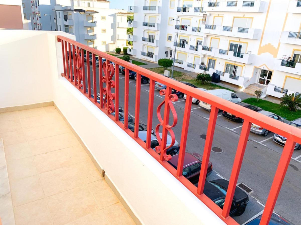 Apartamento T2 Carvoeiro-Lagoa Precos Acessiveis Appartement Buitenkant foto