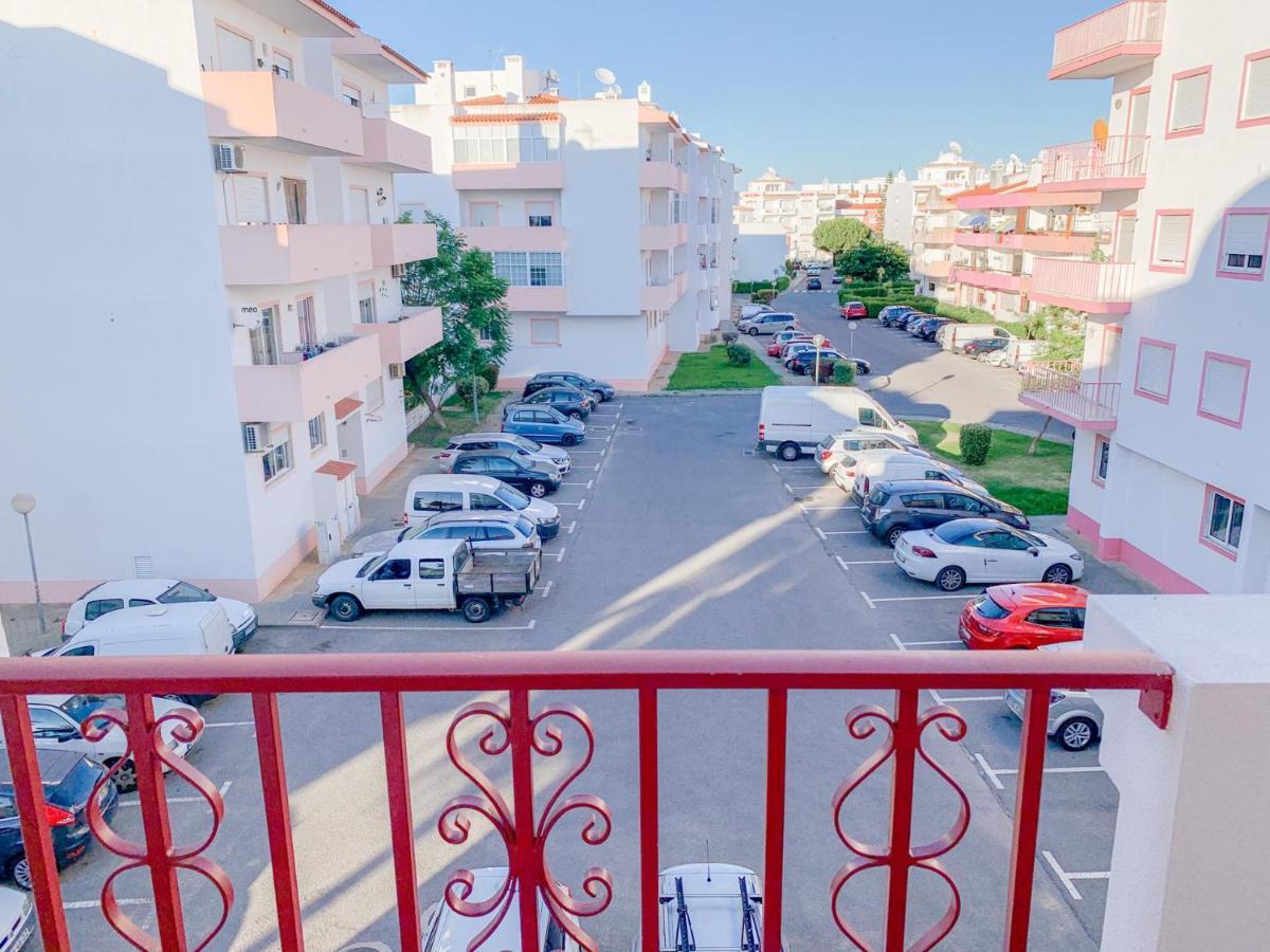 Apartamento T2 Carvoeiro-Lagoa Precos Acessiveis Appartement Buitenkant foto